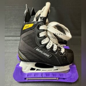 Bauer Supreme 140 Hockey Skates Size Youth 6